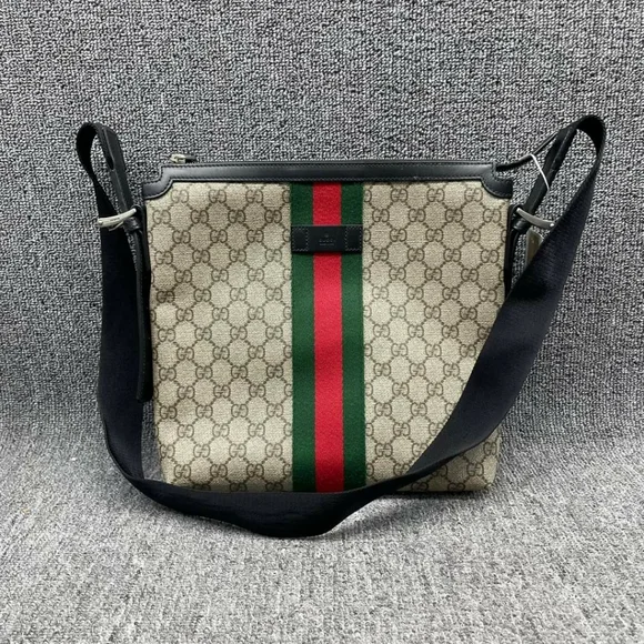 100% Authentic Gucci Web GG Supreme Messenger Crossbody Bag - Picture 2 of 15